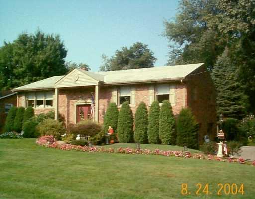 248 Lytton Road Coraopolis, PA 15108 - Photo 1 of 8 Exterior Front.