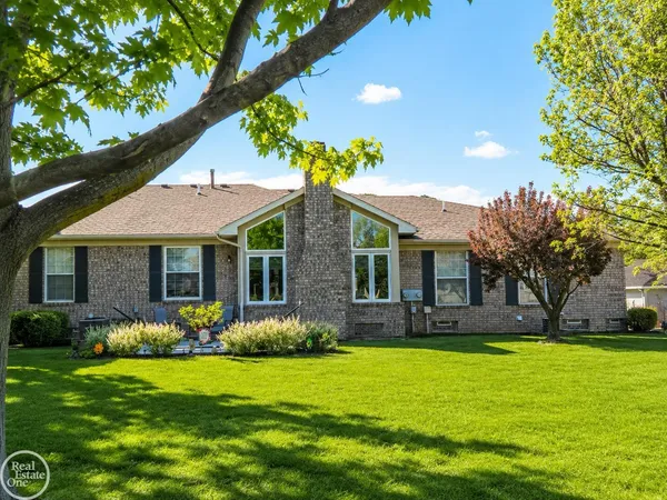 $339,900 | 50140 Raleigh Court, Macomb, MI 48044