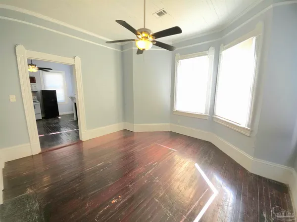 $975 | 911 North Spring Street, Unit 3, Pensacola, FL 32501