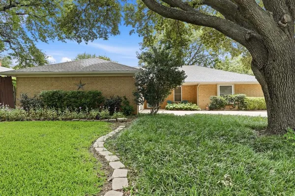 $339,900 | 824 Skylark Drive, Denton, TX 76205