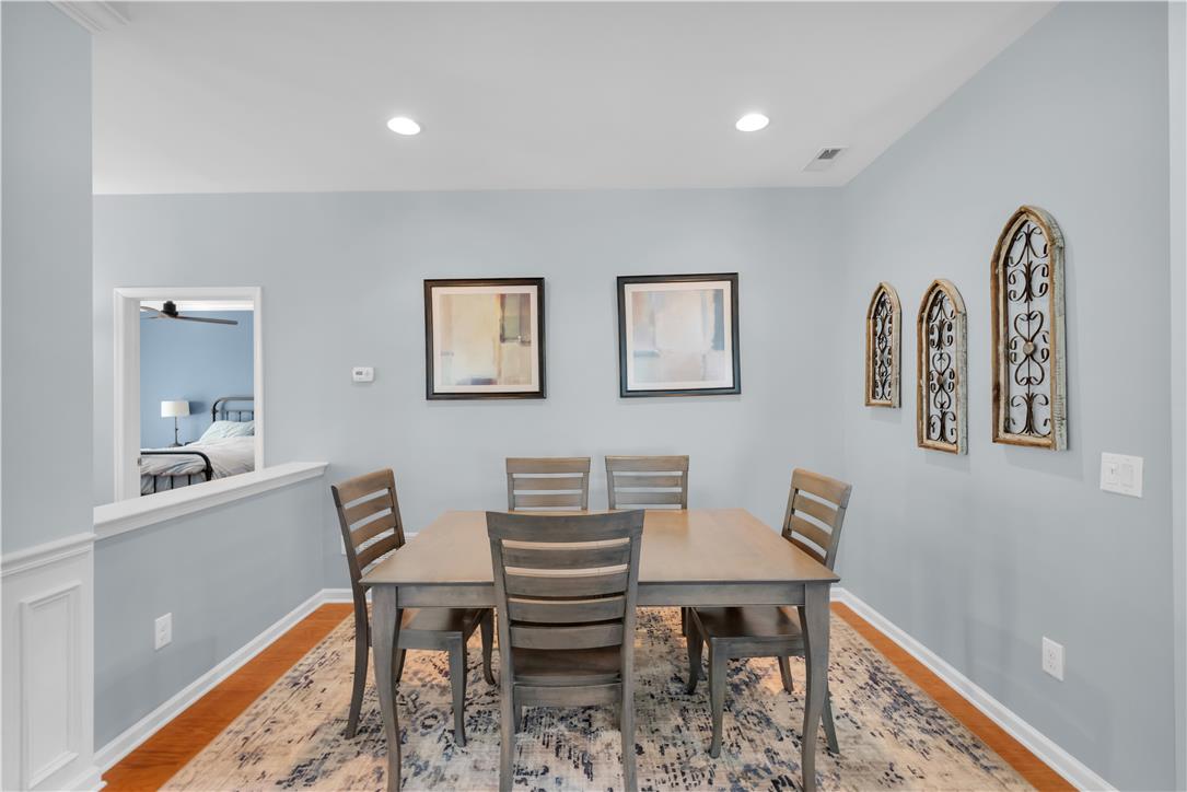 1011 Resolution Drive Bethlehem, PA 18017 - Photo 18 of 49 a view of a dining room with furniture