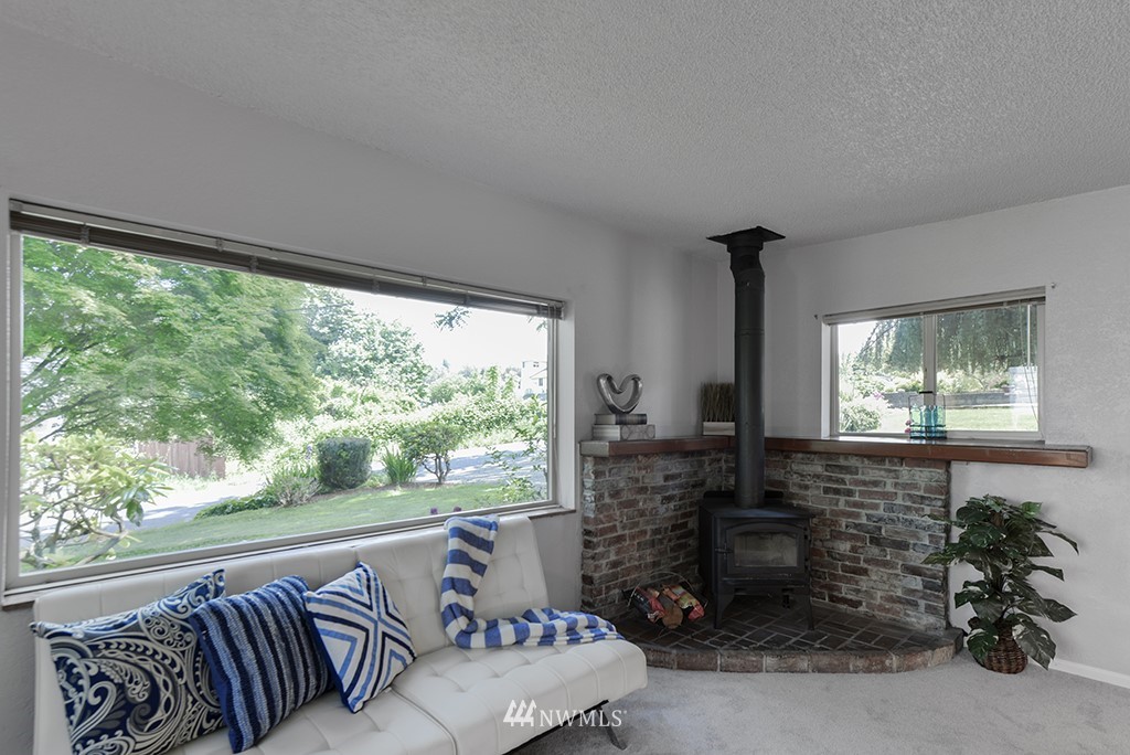 1517 Morris Avenue South Renton, WA 98055 - Photo 3 of 23 Gallery Image 3