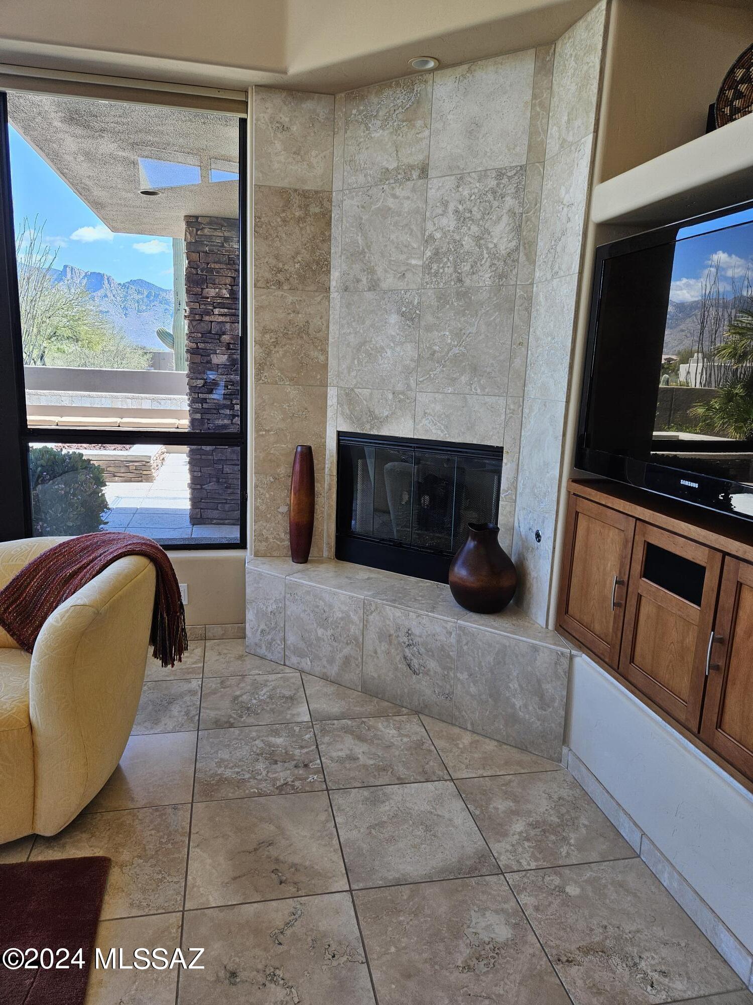 12269 North Reflection Ridge Drive Oro Valley, AZ 85755 - Photo 3 of 9