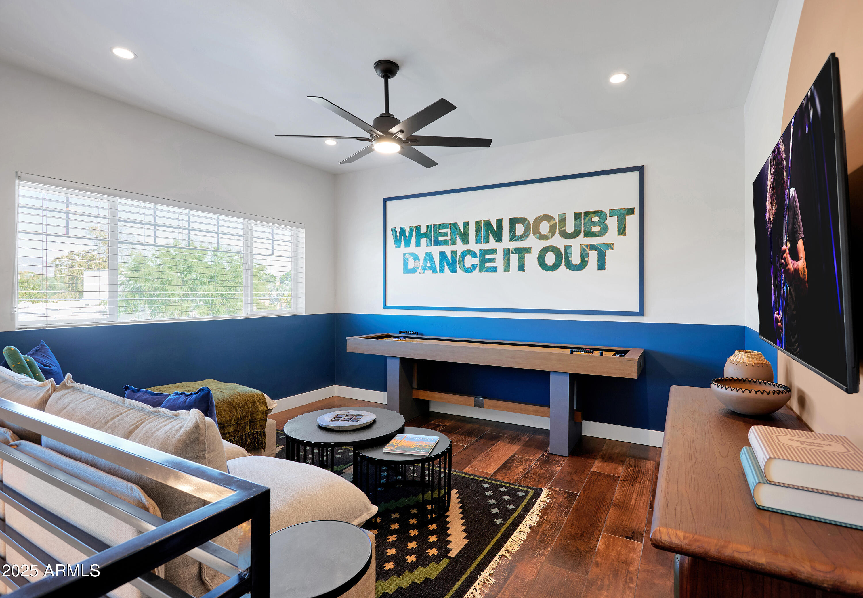 3229 East Campbell Avenue Phoenix, AZ 85018 - Photo 18 of 44 a room with furniture and a window