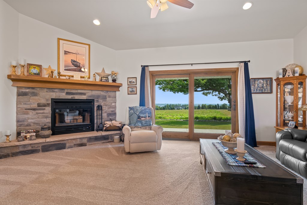 6476 Barrick Road Sturgeon Bay, WI 54235 - Photo 10 of 34 Gallery Image 10