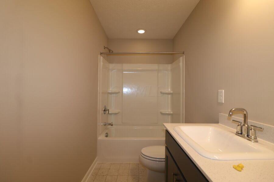 3620 Bluejay Ridge Drive Powell, OH 43065 - Photo 9 of 19 Bathroom