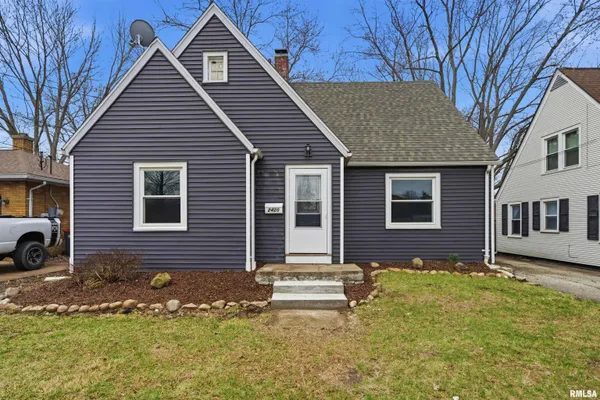 $149,900 | 2420 Court Street, Pekin, IL 61554