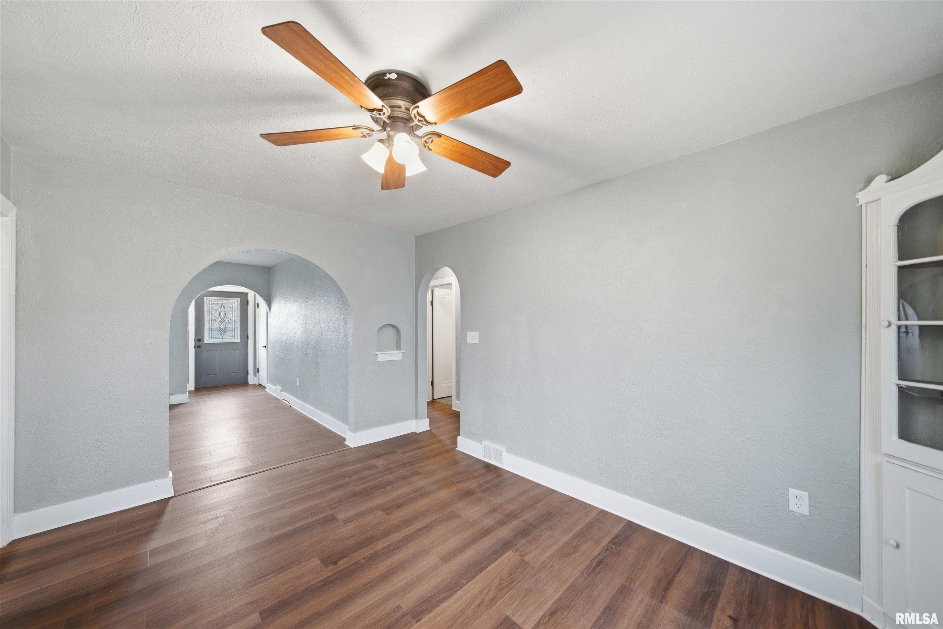2420 Court Street Pekin, IL 61554 - Photo 12 of 39