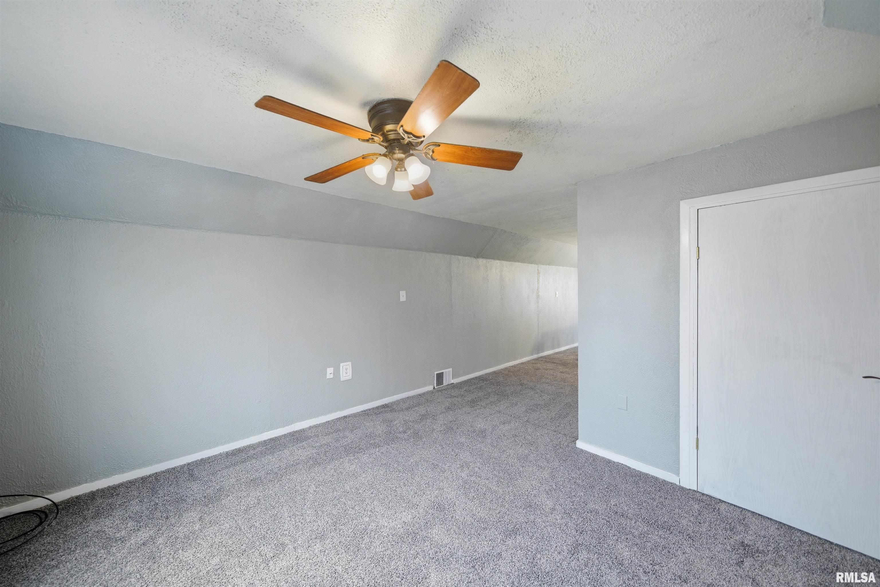 2420 Court Street Pekin, IL 61554 - Photo 22 of 39