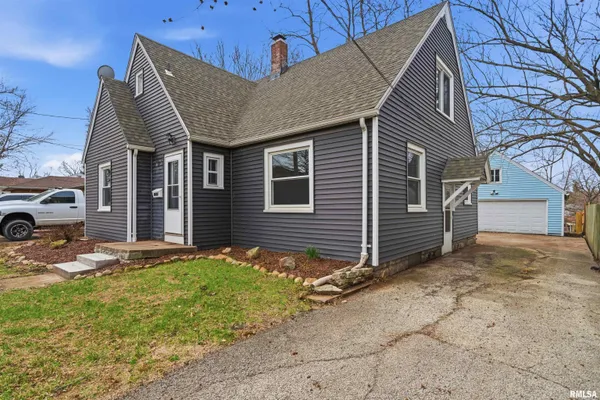 $149,900 | 2420 Court Street, Pekin, IL 61554