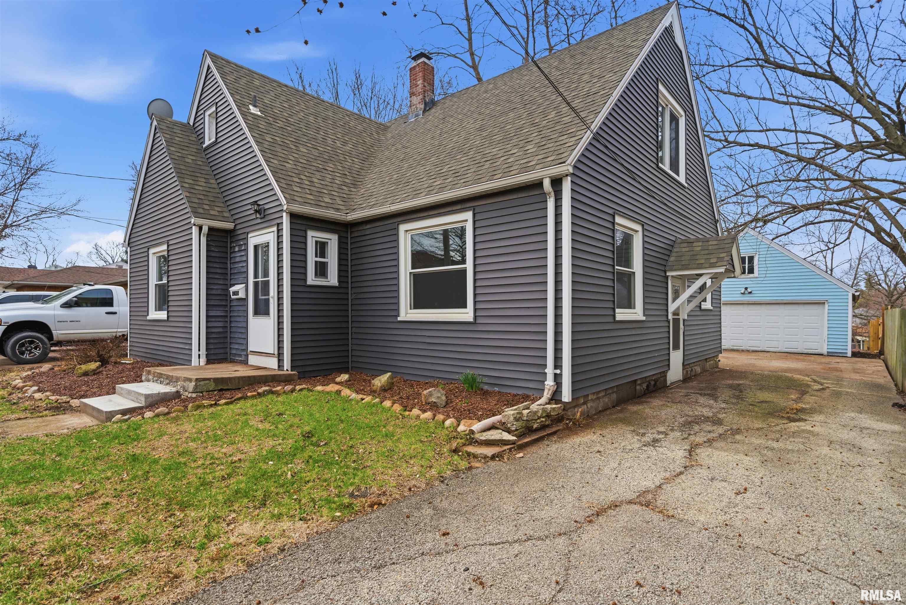 2420 Court Street Pekin, IL 61554 - Photo 3 of 39