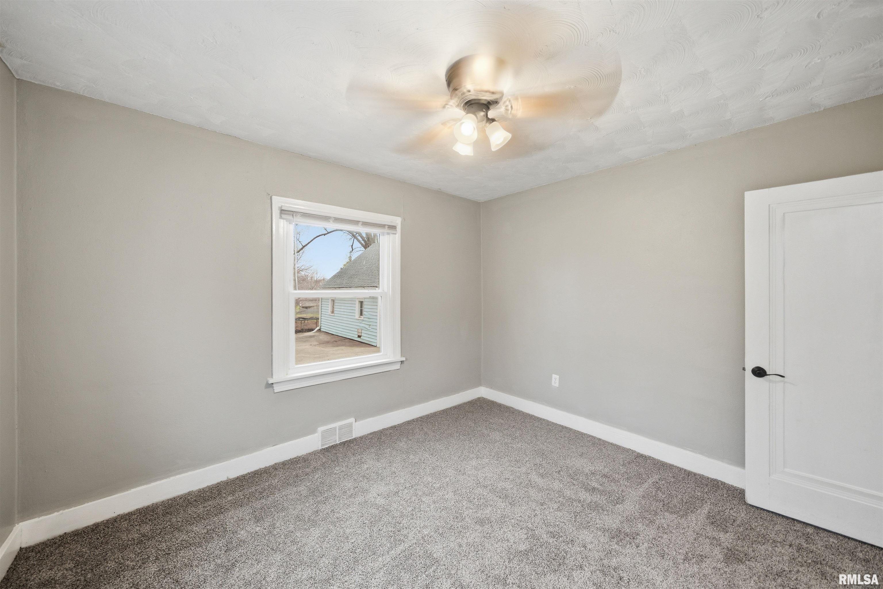 2420 Court Street Pekin, IL 61554 - Photo 31 of 39