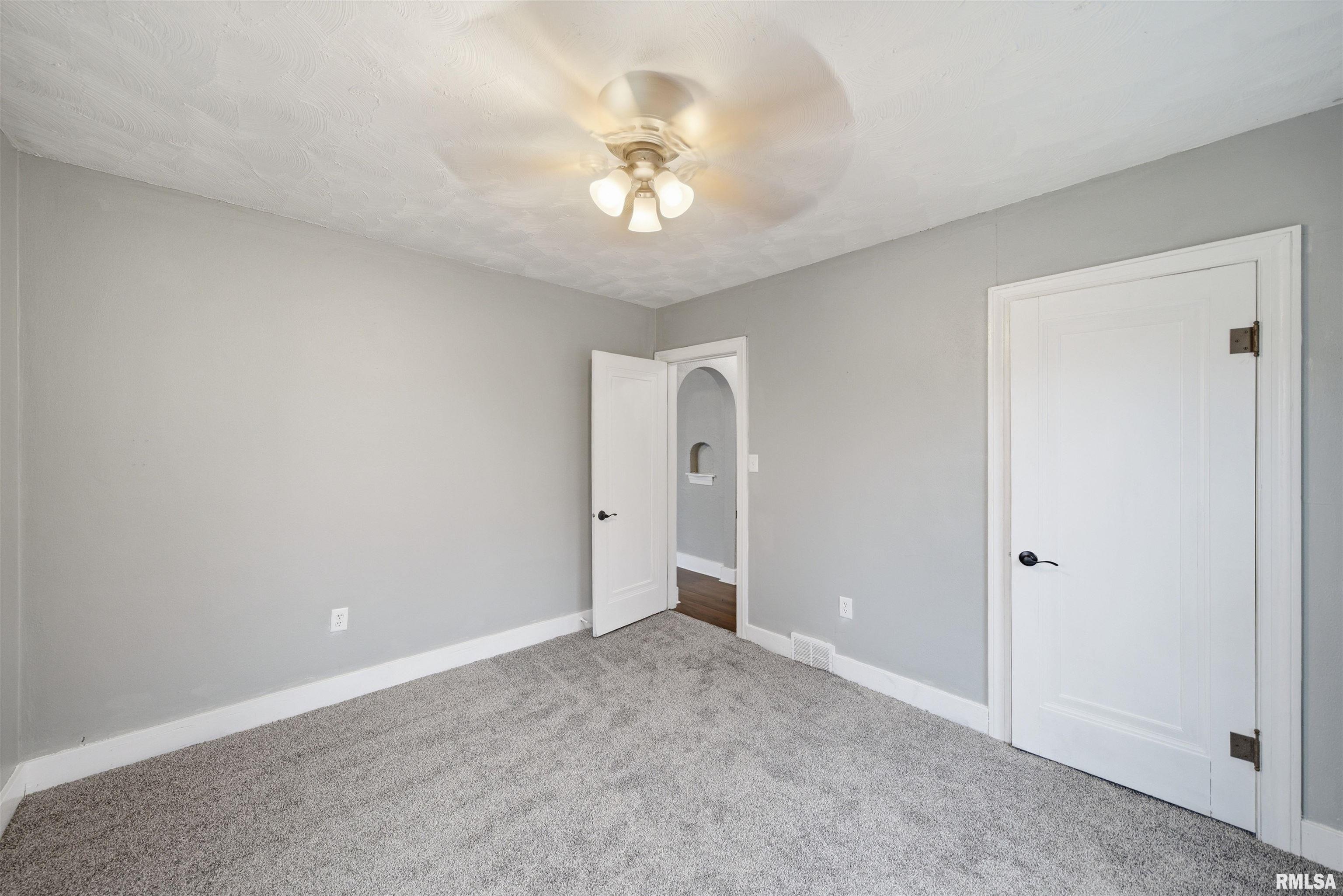 2420 Court Street Pekin, IL 61554 - Photo 32 of 39