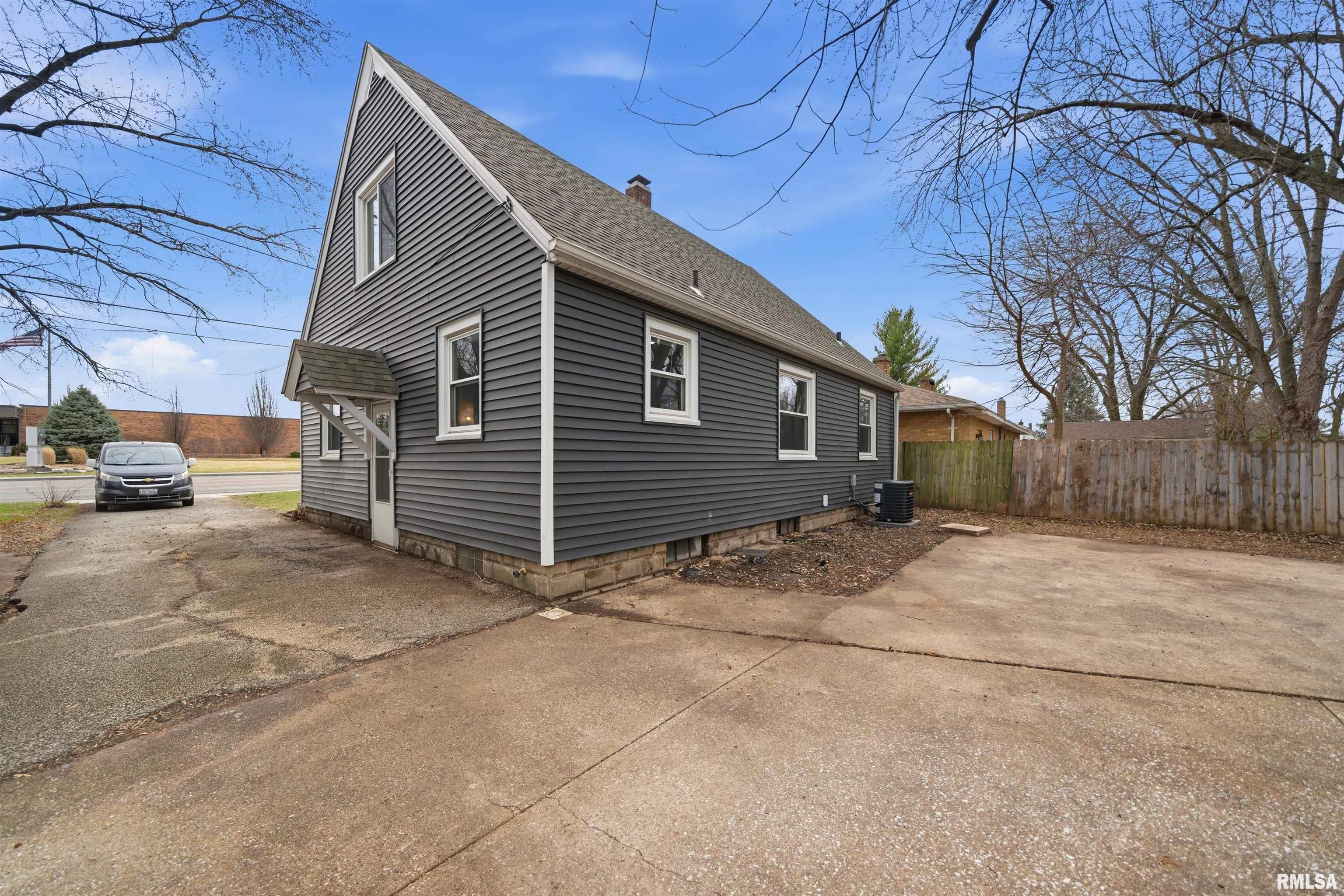 2420 Court Street Pekin, IL 61554 - Photo 34 of 39