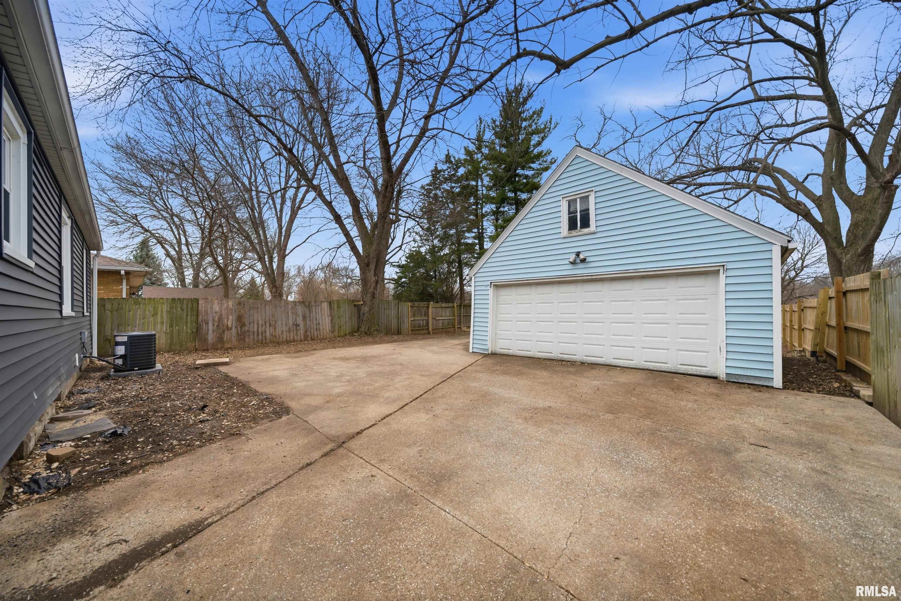2420 Court Street Pekin, IL 61554 - Photo 37 of 39