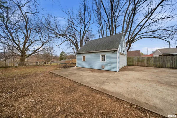 $149,900 | 2420 Court Street, Pekin, IL 61554