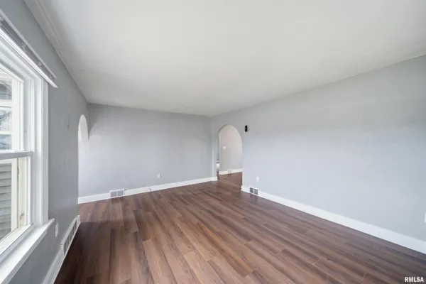 $149,900 | 2420 Court Street, Pekin, IL 61554