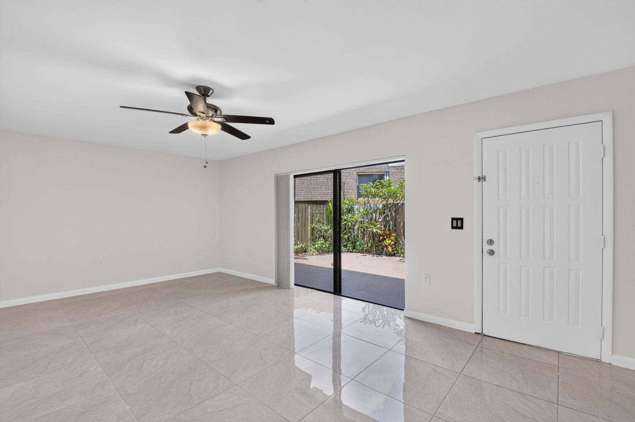 2887 Southwest 22nd Circle, Unit 49B Delray Beach, FL 33445 - Photo 6 of 46 6-web-or-mls-DSC_5430
