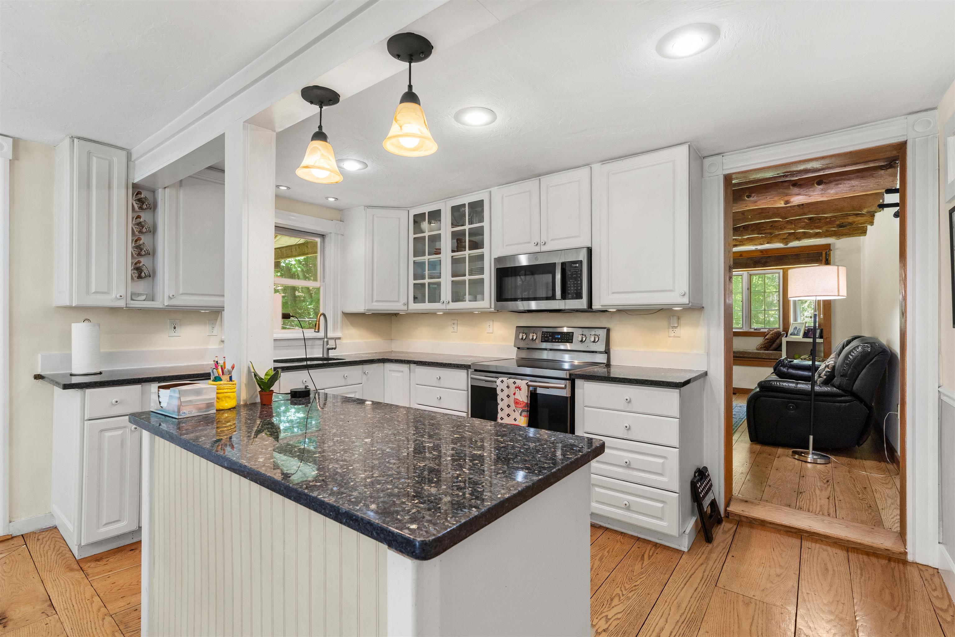 1811 Hopkinton Road Hopkinton, NH 03229 - Photo 5 of 53