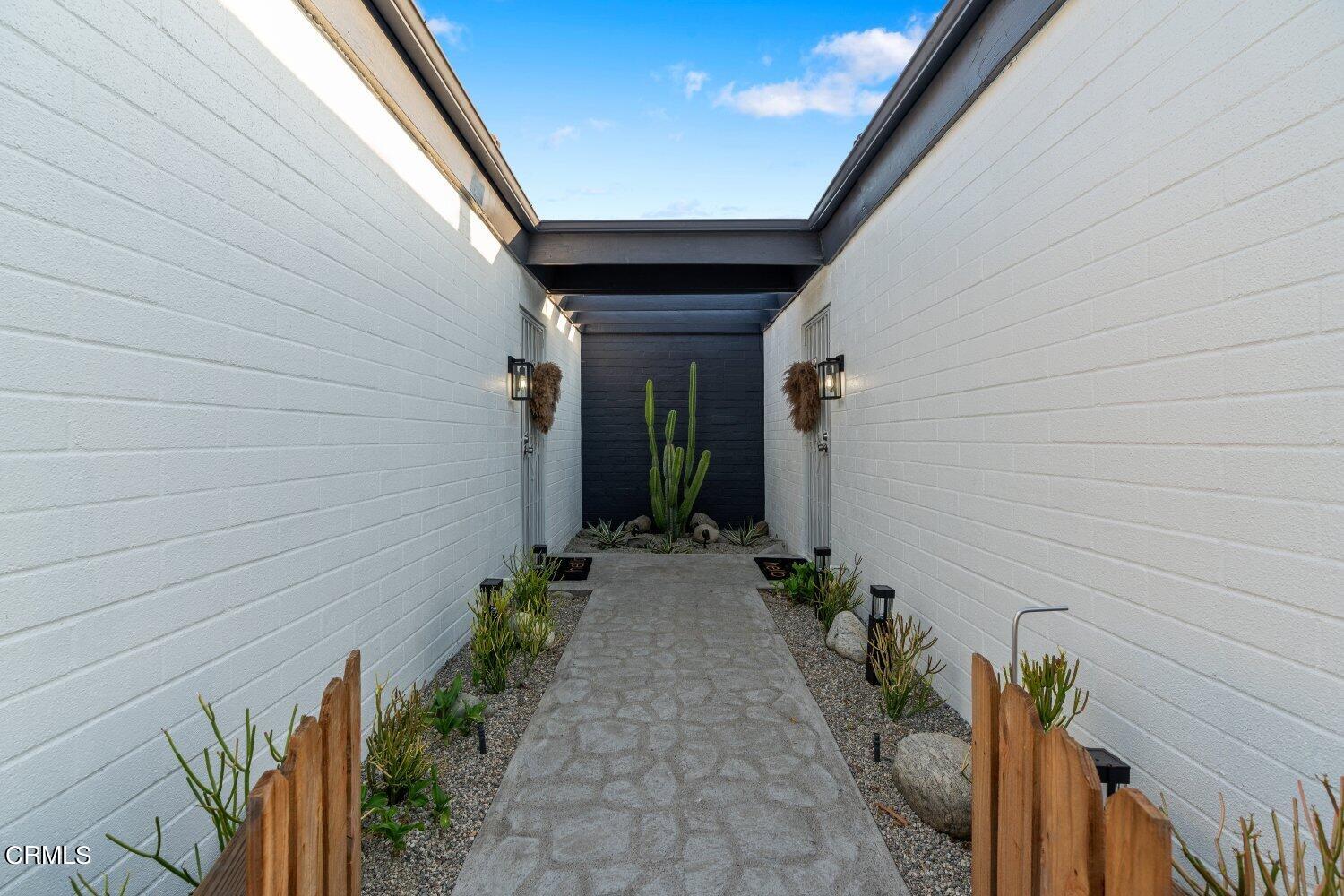 870 Random Lane Duarte, CA 91010 - Photo 3 of 58 172815453567018ba755c2d9.54925311