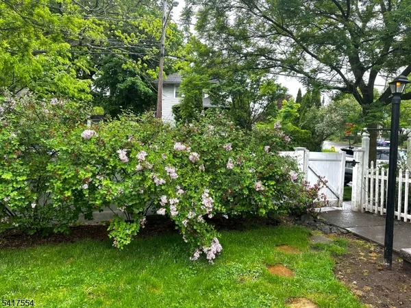 $279,140 | 17 Carteret Street, Bloomfield, NJ 07003