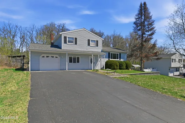 $369,999 | 9 Kingsley Road, Northumberland, NY 12831