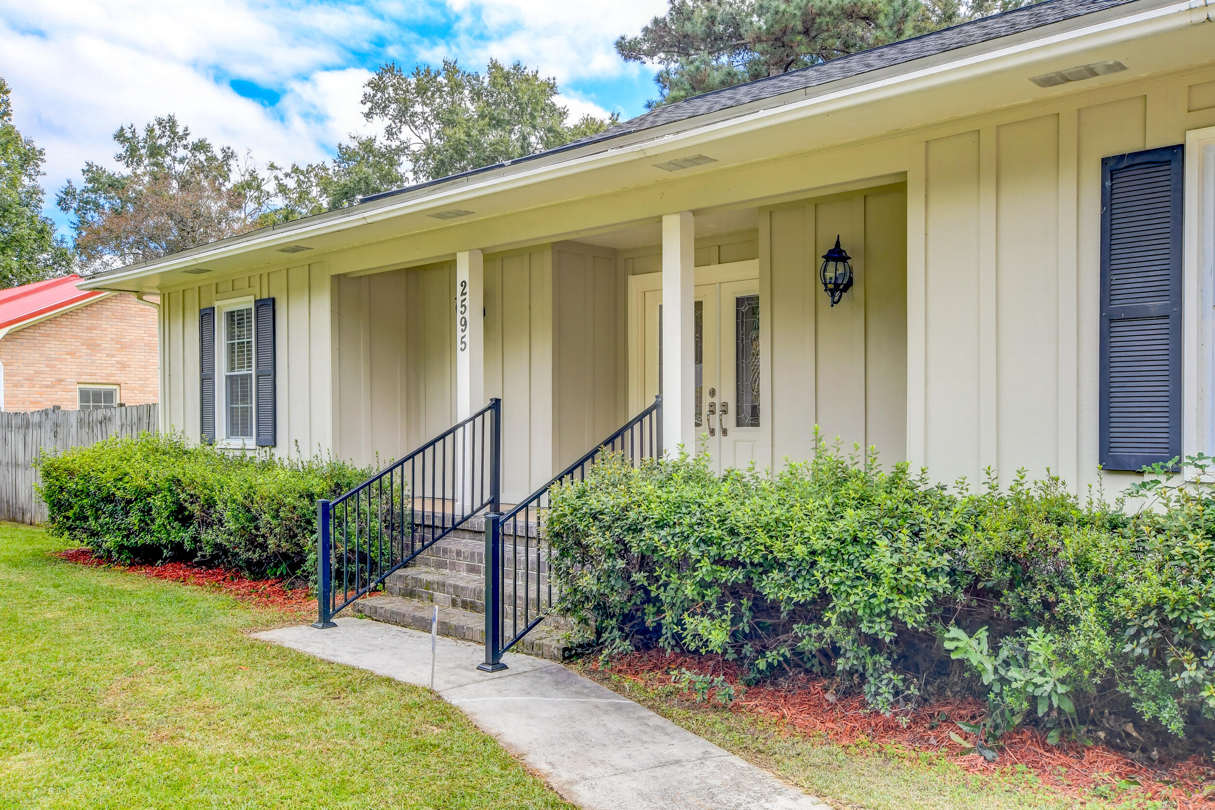 2595 Delhi Road North Charleston, SC 29406 - Photo 2 of 42 DSC_5448_49_50_51_52