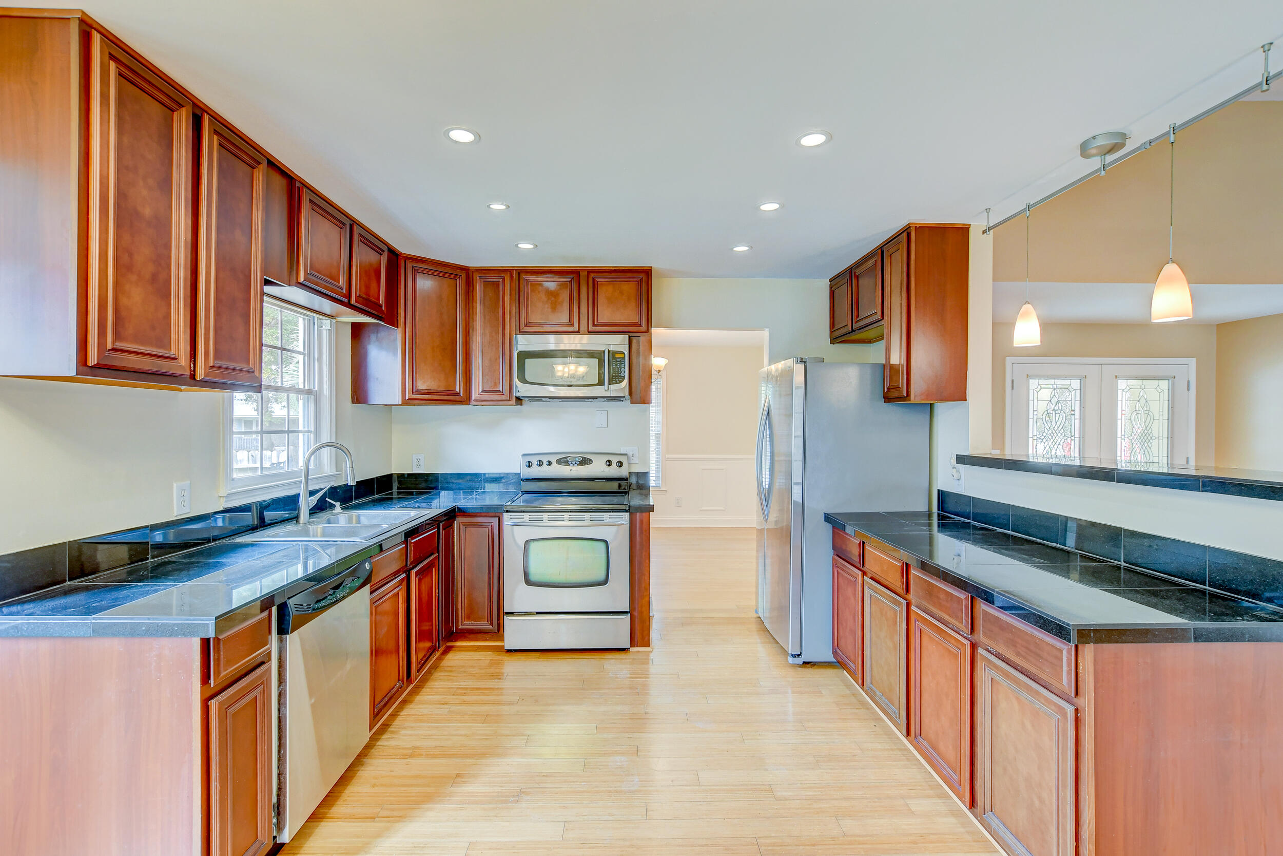 2595 Delhi Road North Charleston, SC 29406 - Photo 7 of 42 DSC_5498_499_500_501_502