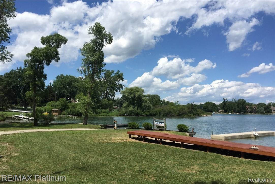 9335 Bennett Lake Road Fenton, MI 48430 - Photo 4 of 33 Drop your boat in for the day of fun and relaxation!