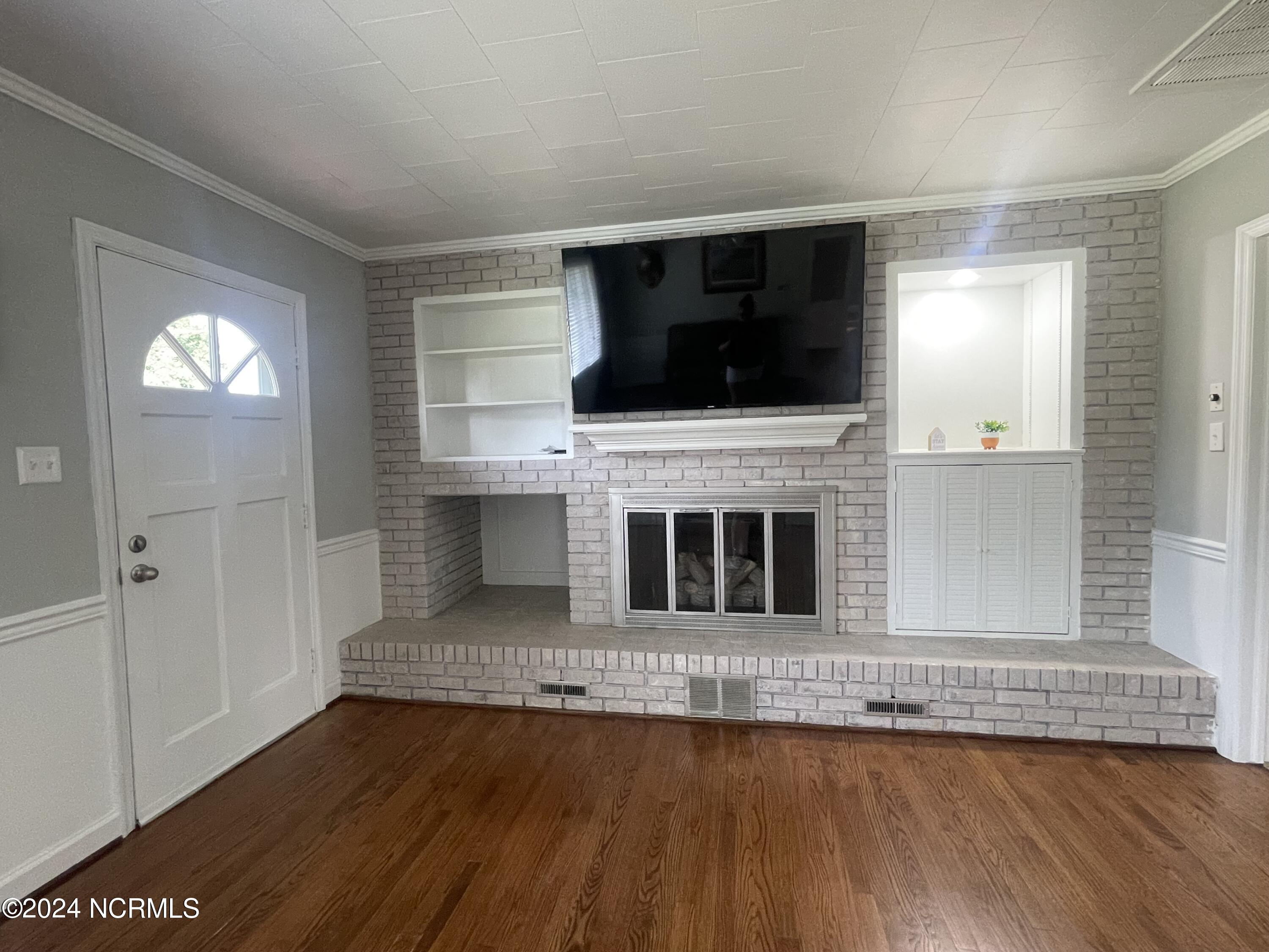 2520 Dan Peele Road Williamston, NC 27892 - Photo 21 of 47 Living Room