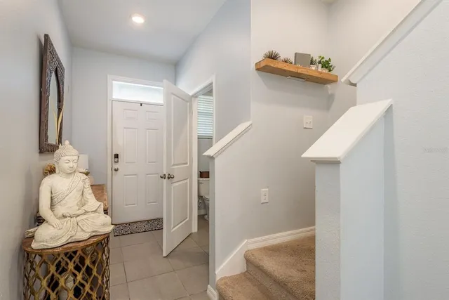 a view of entryway with hallway