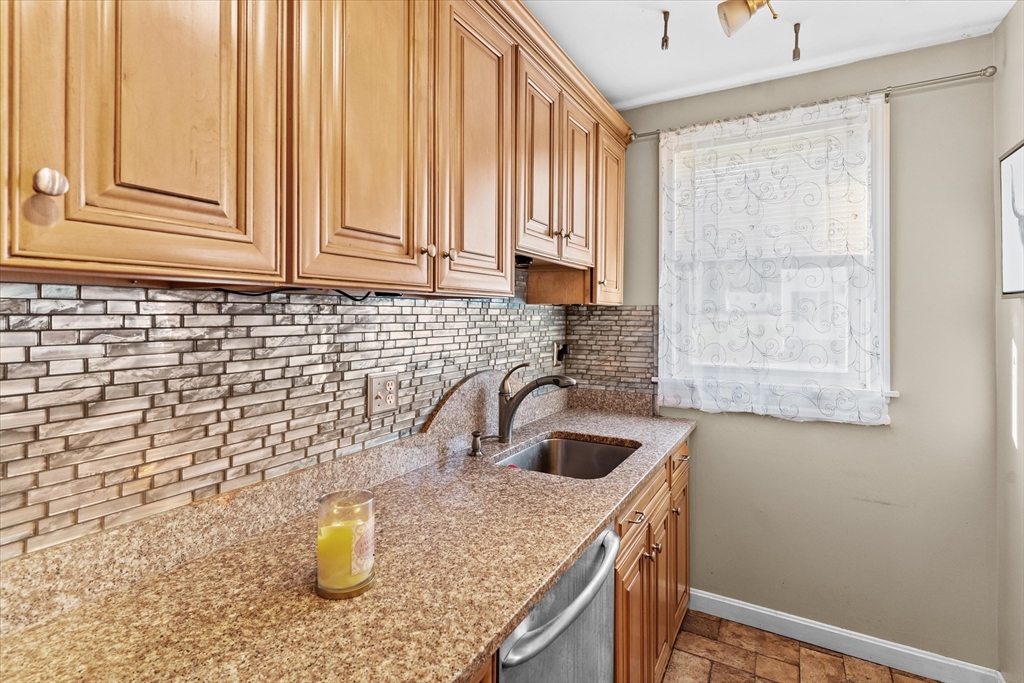 69 Derry Road Methuen, MA 01844 - Photo 9 of 38 Gallery Image 9