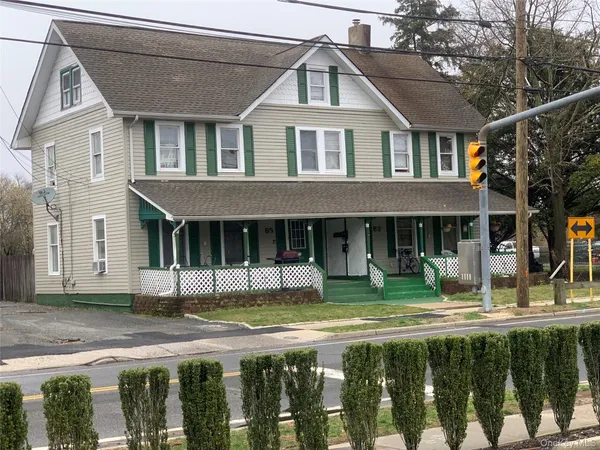 $1,350 | 85 Park Avenue, Unit B, Babylon, NY 11702