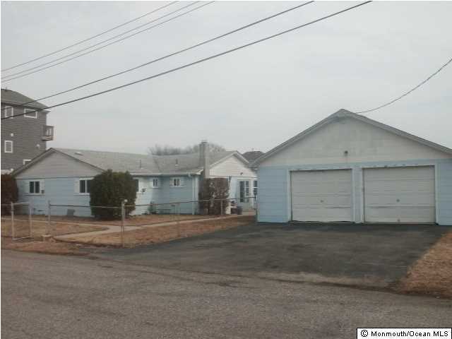 4 Compass Road Waretown, NJ 08758 - Photo 1 of 2 Primary Photo