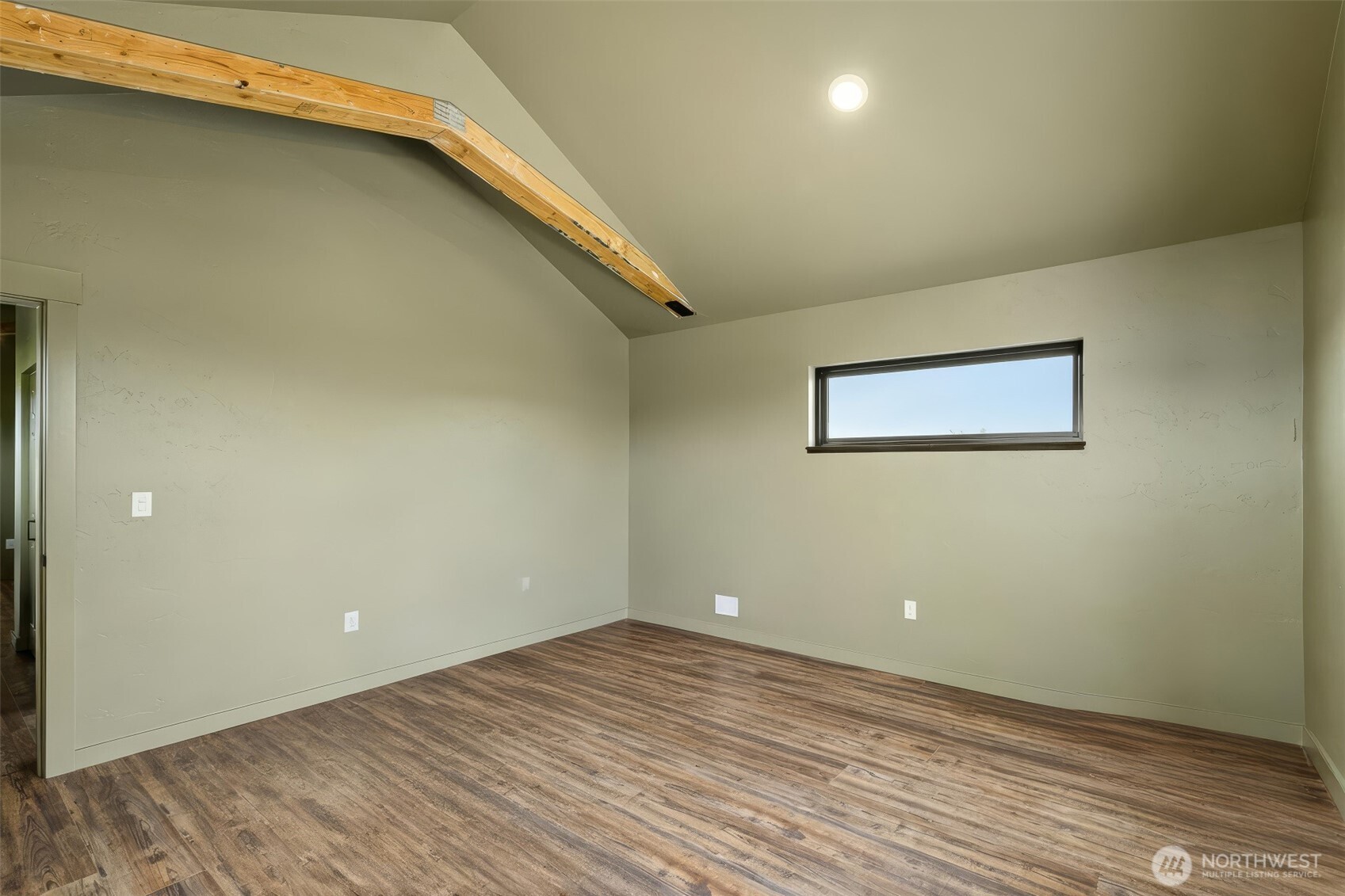 2617 Byrnes Road Touchet, WA 99360 - Photo 36 of 40 a view of a big room with wooden floor and windows