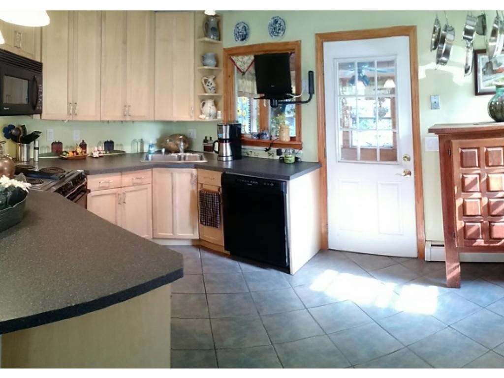 15 Caron Road Bedford, NH 03110 - Photo 4 of 24