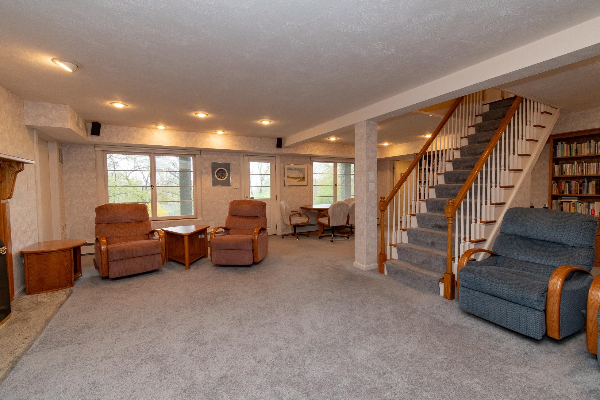 121 Madeline Road Manchester, NH 03104 - Photo 45 of 55 Gallery Image 45
