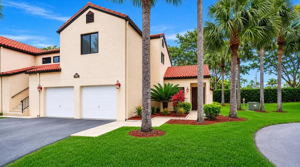 $218,000 | 14 VÃa De Casas Sur, Unit 104, Boynton Beach, FL 33426
