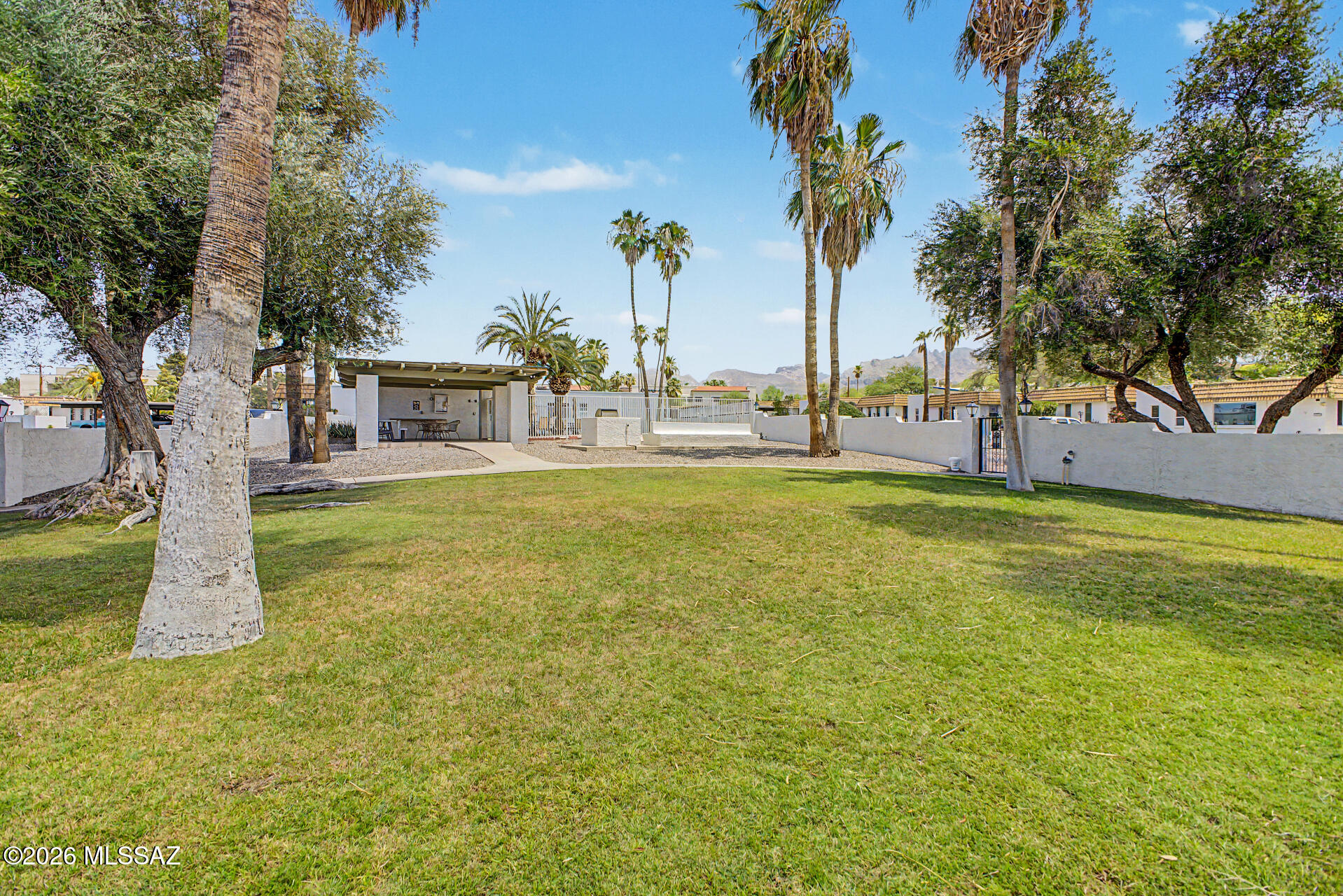 600 East River Road, Unit W Tucson, AZ 85704 - Photo 31 of 33 31-River