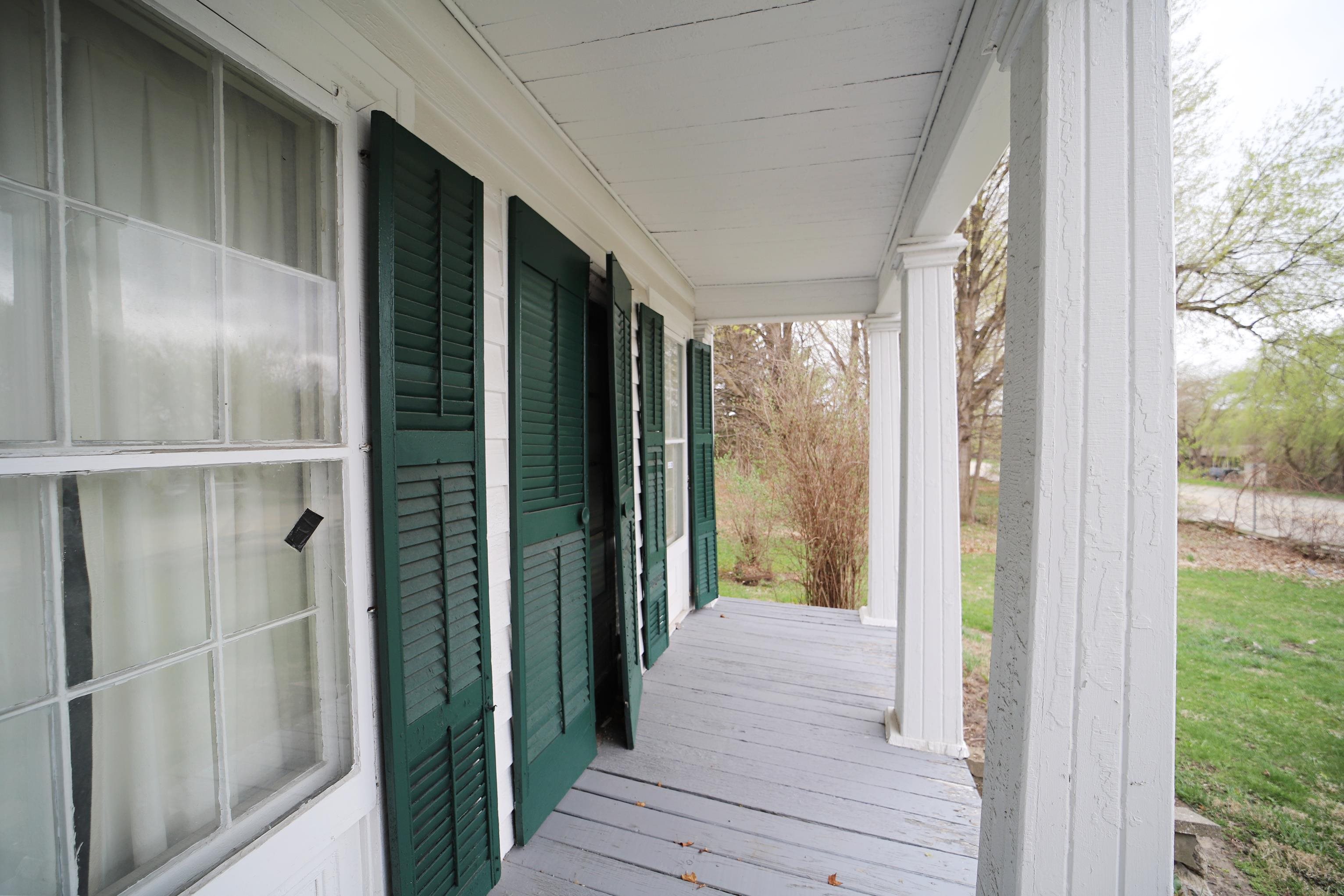 1110 North Linden Road Flint, MI 48532 - Photo 4 of 37 50106256-3.JPG