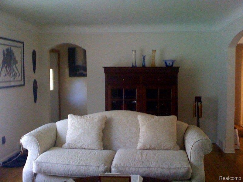 18179 Cornell Road Southfield, MI 48075 - Photo 4 of 30 photo.jpg