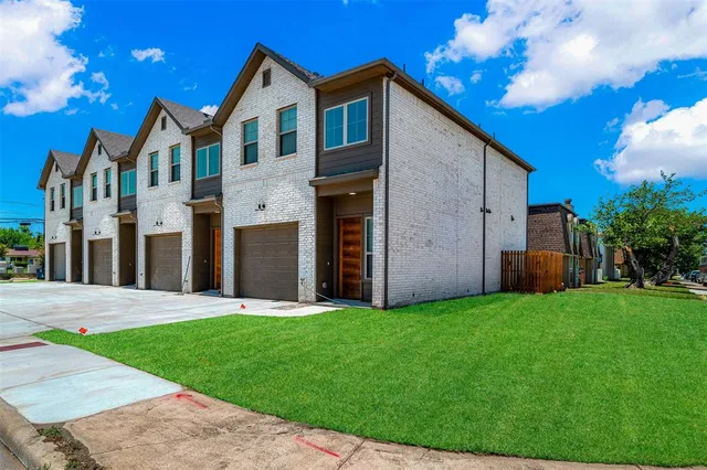 $2,400 | 3676 Rickshaw Drive, Unit C, Dallas, TX 75229