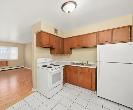 $1,150 | 1213 34th Avenue, Unit 16, Melrose Park, IL 60160