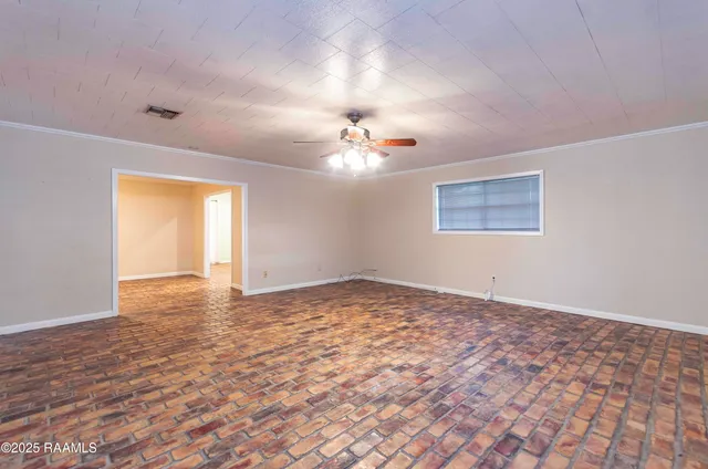 $1,800 | Undisclosed Address, Lafayette, LA 70503