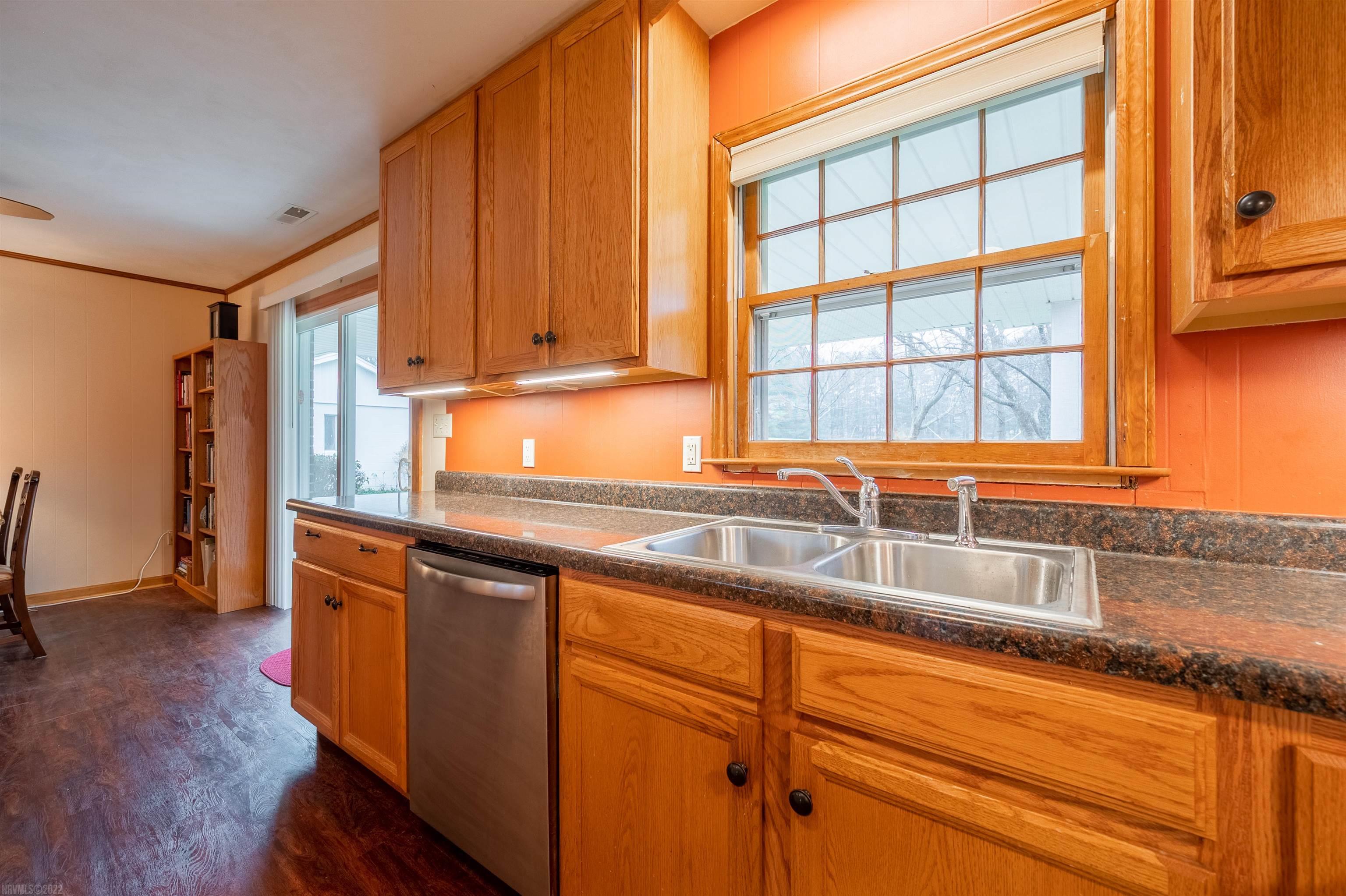 1306 Bishop Road Blacksburg, VA 24060 - Photo 21 of 83 Gallery Image 21
