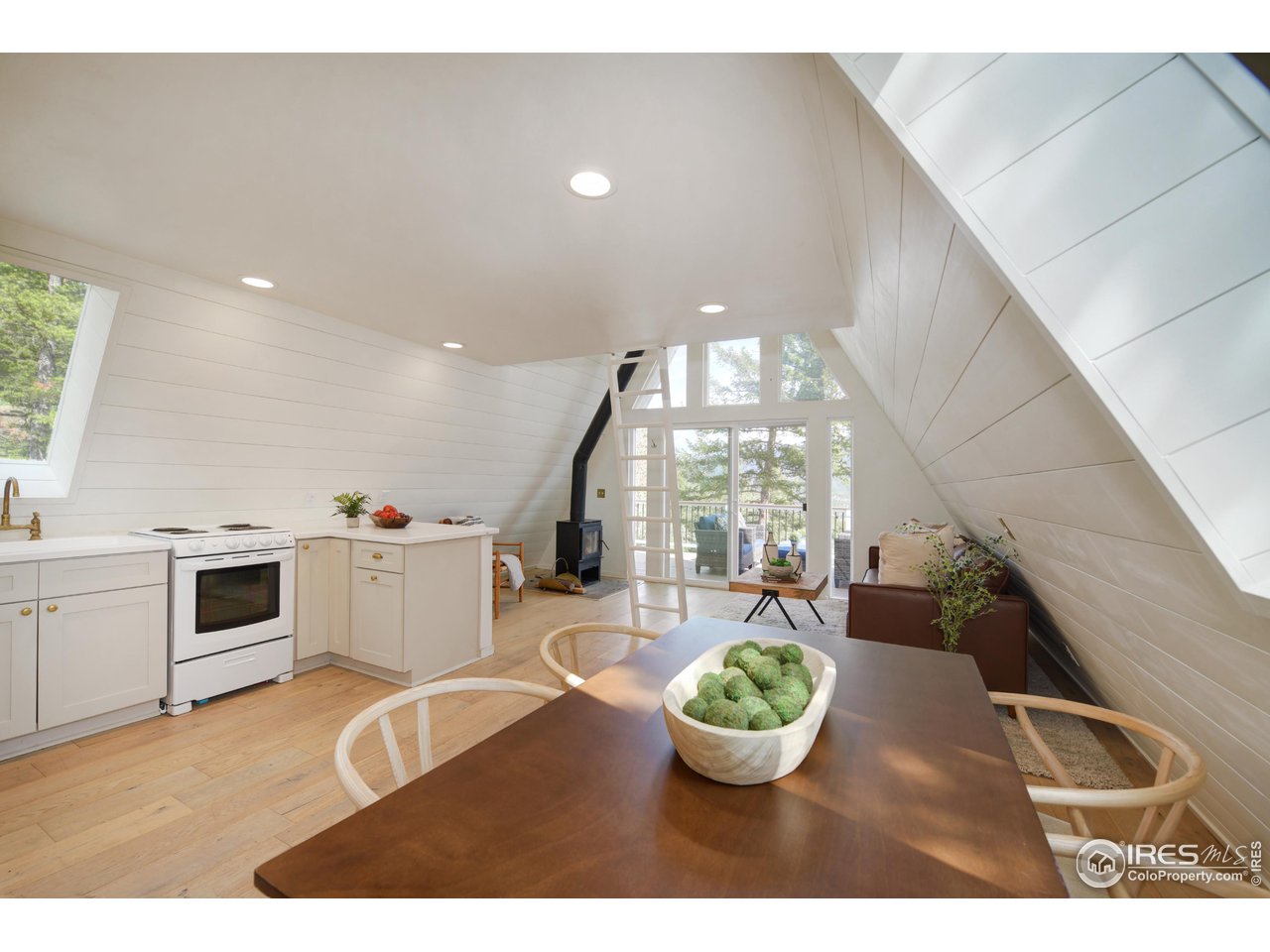 100 Elk Road Lyons, CO 80540 - Photo 5 of 36 Gallery Image 5