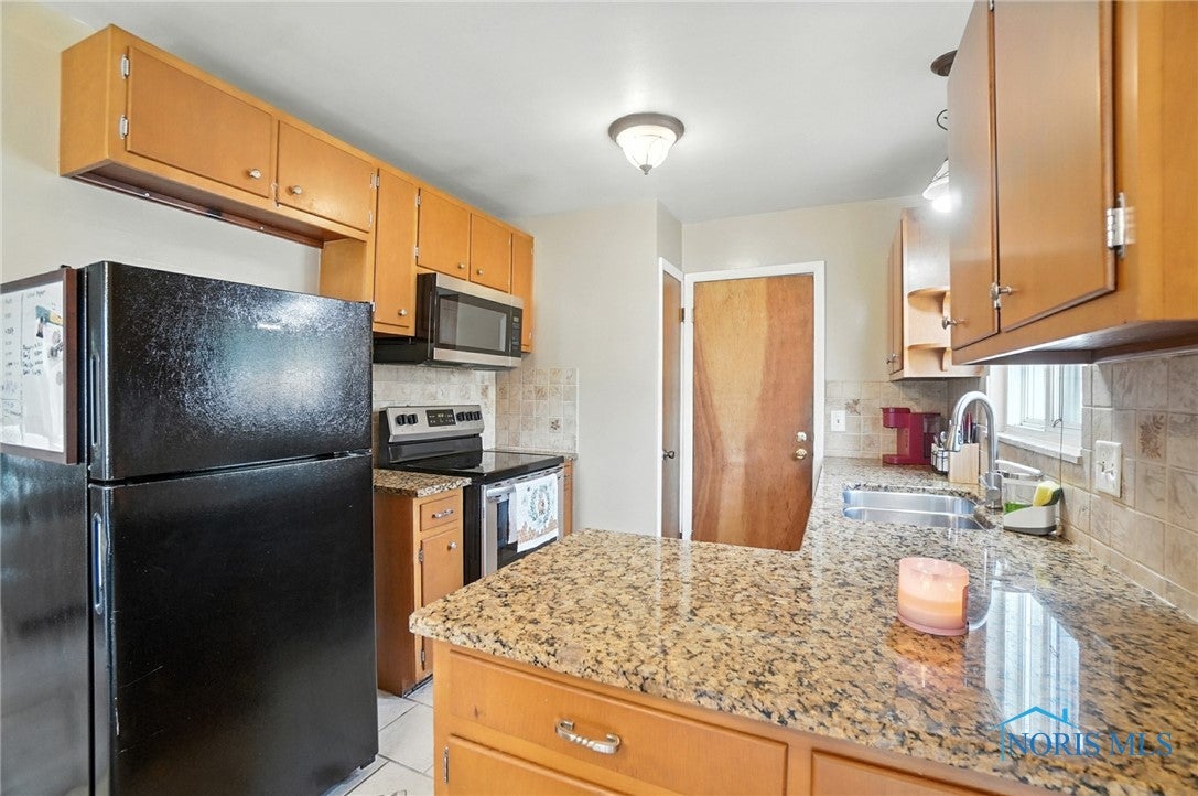 3951 Garrison Road Toledo, OH 43613 - Photo 9 of 38 Gallery Image 9