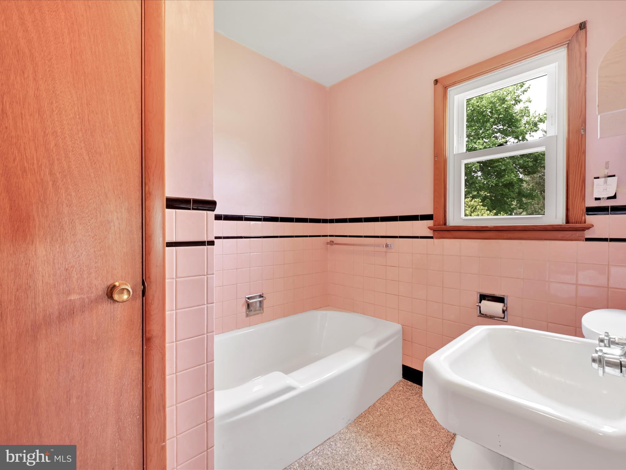 7182 Kopp Road Spring Grove, PA 17362 - Photo 22 of 52 primary bathroom