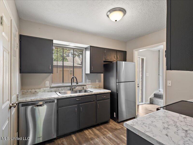 1255 East County Line Road, Unit K4 Jackson, MS 39211 - Photo 6 of 11 IMG_1591