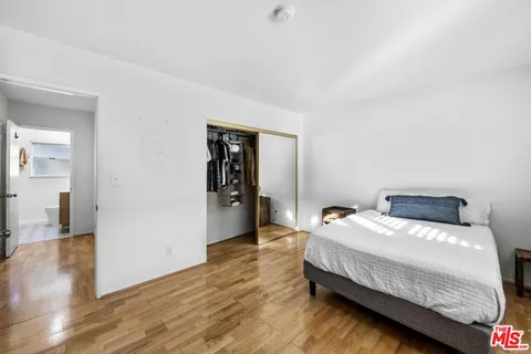 $479,999 | 5825 Bowcroft Street, Unit 1, Los Angeles, CA 90016